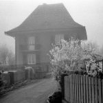 611 HOUSE IN FOG. GEROLFINGEN, SWIZTERLAND GEROLFINGEN IS A VERY SMALL, ATTRACTIVE VILAGE IN THE GERMAN SPEAKING PART OF SWITZERLAND